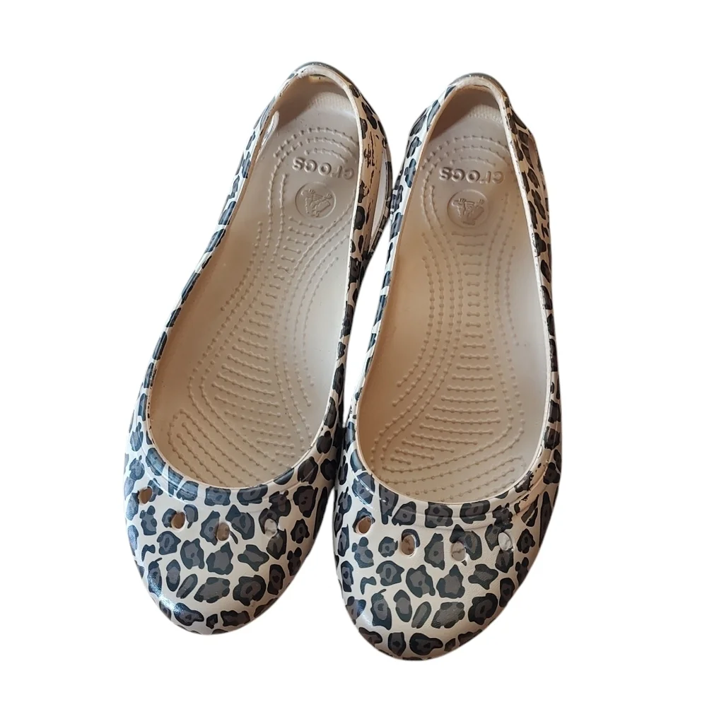 CROCS Women's Leopard Print Kadee Flats